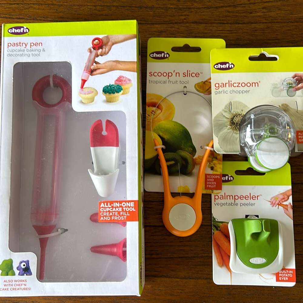 Chef’n Kitchen Tools 4pc. New in packaging